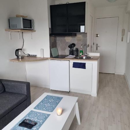 Studio Agreable Proche Gare Apartman Melun Kültér fotó