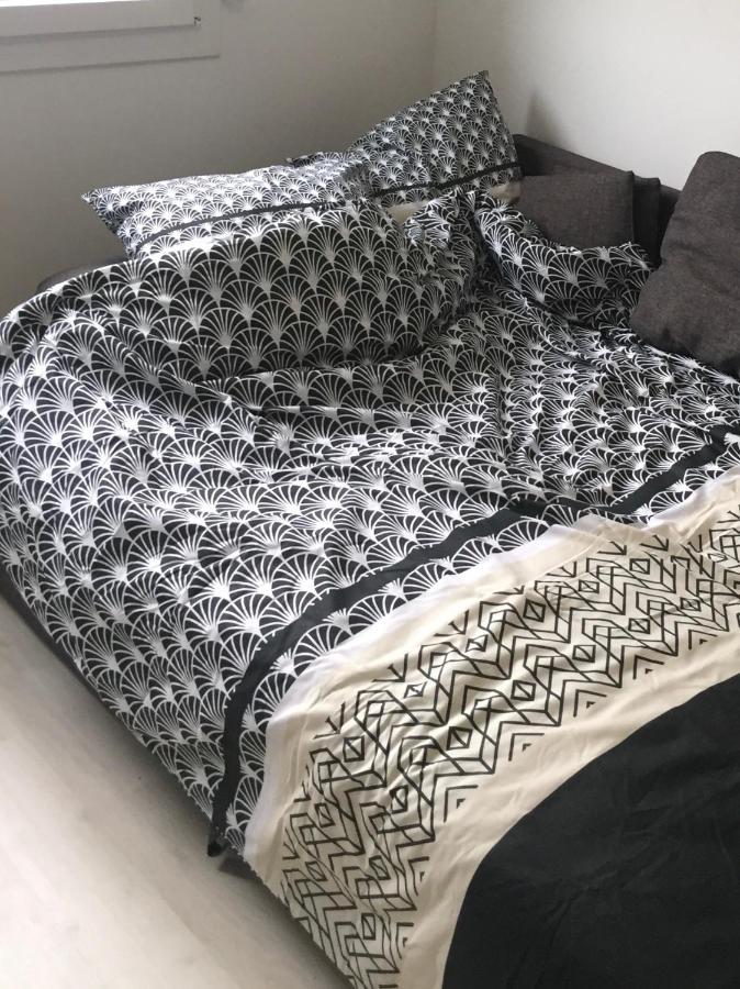 Studio Agreable Proche Gare Apartman Melun Kültér fotó